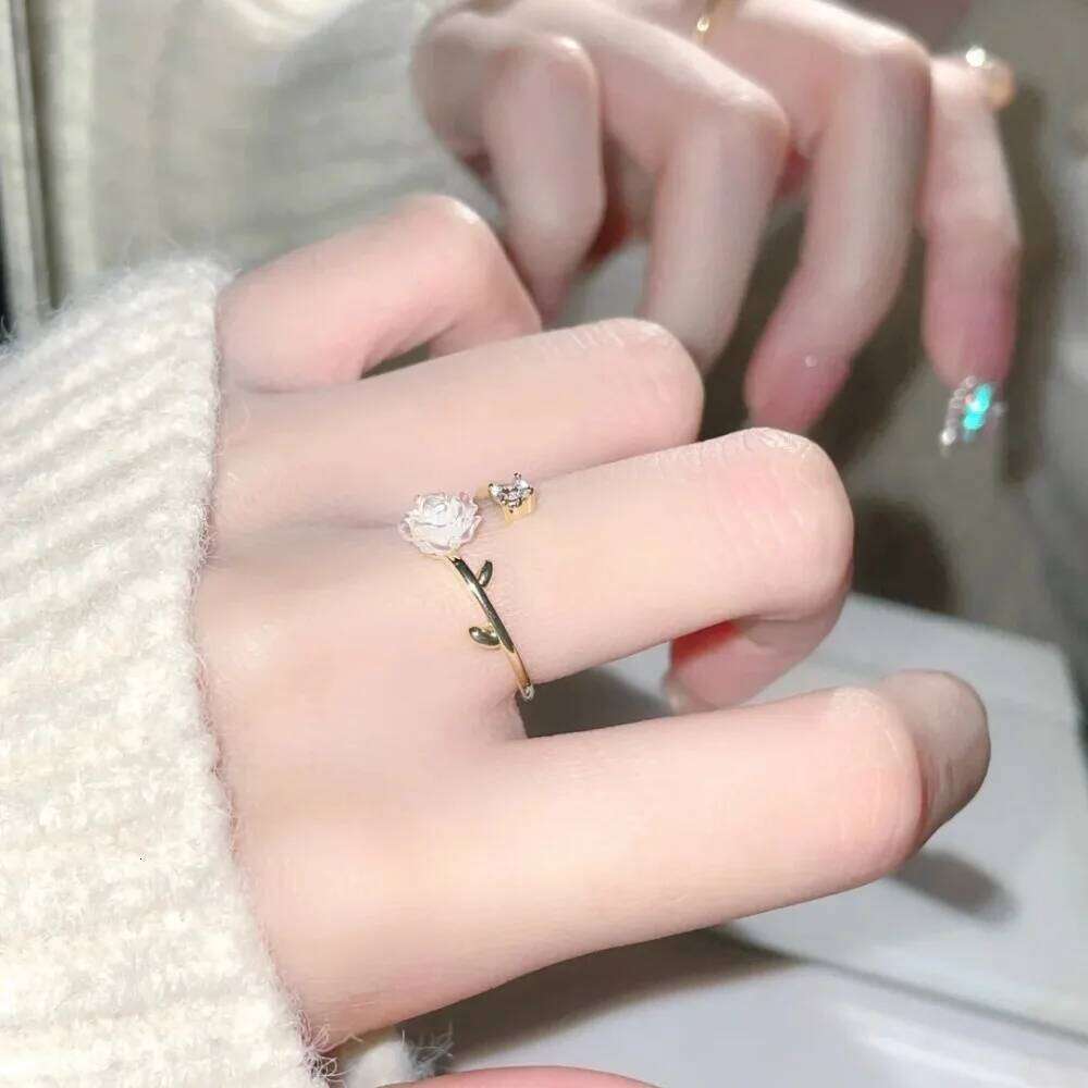 Exquisite Fashion Silver Color Stainless Steel Camellia Flower Rings for Women Charm Adjustable Zircon Finger Jewelry Accessory H260312