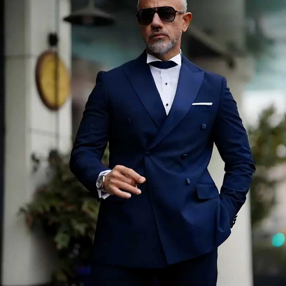 Mens Tuxedos wiTH Pointed Lapel Double Breasted Smoking Customizable Formal Wedding Grooms CloTHes M260313