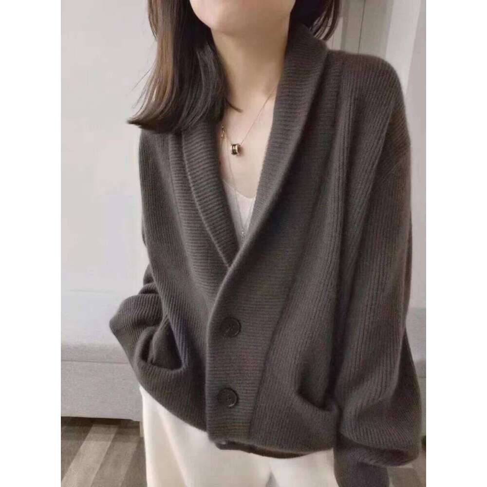 100% pure cashmere cardigan female V-neck loose lazy wind sweater coat lapels thickened in autumn and winter. Z260314