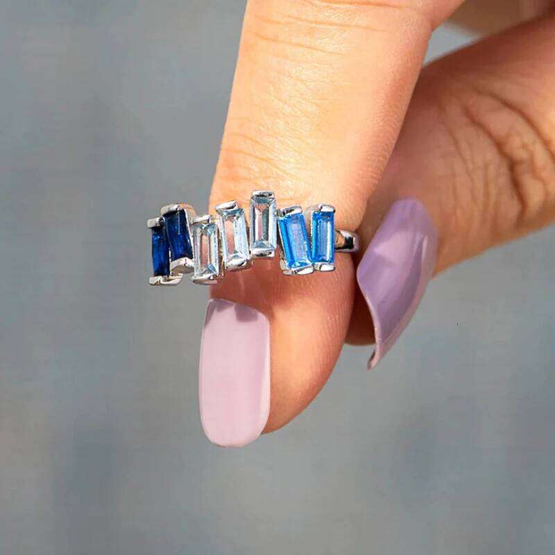 Huitan Fashion Geometric Blue Zirconia Finger Ring Lady Chic Engagement Jewelry Trendy Modern Accessories for Wedding Ceremony H260312