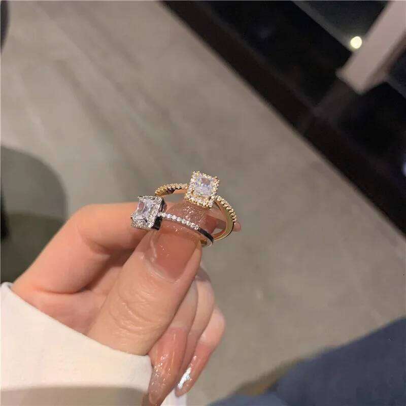 Luxury Classic Square Zircon Wedding Engagement for Women Exquisite Open Adjustable Geometry Shine Rings Charm Jewelry H260312