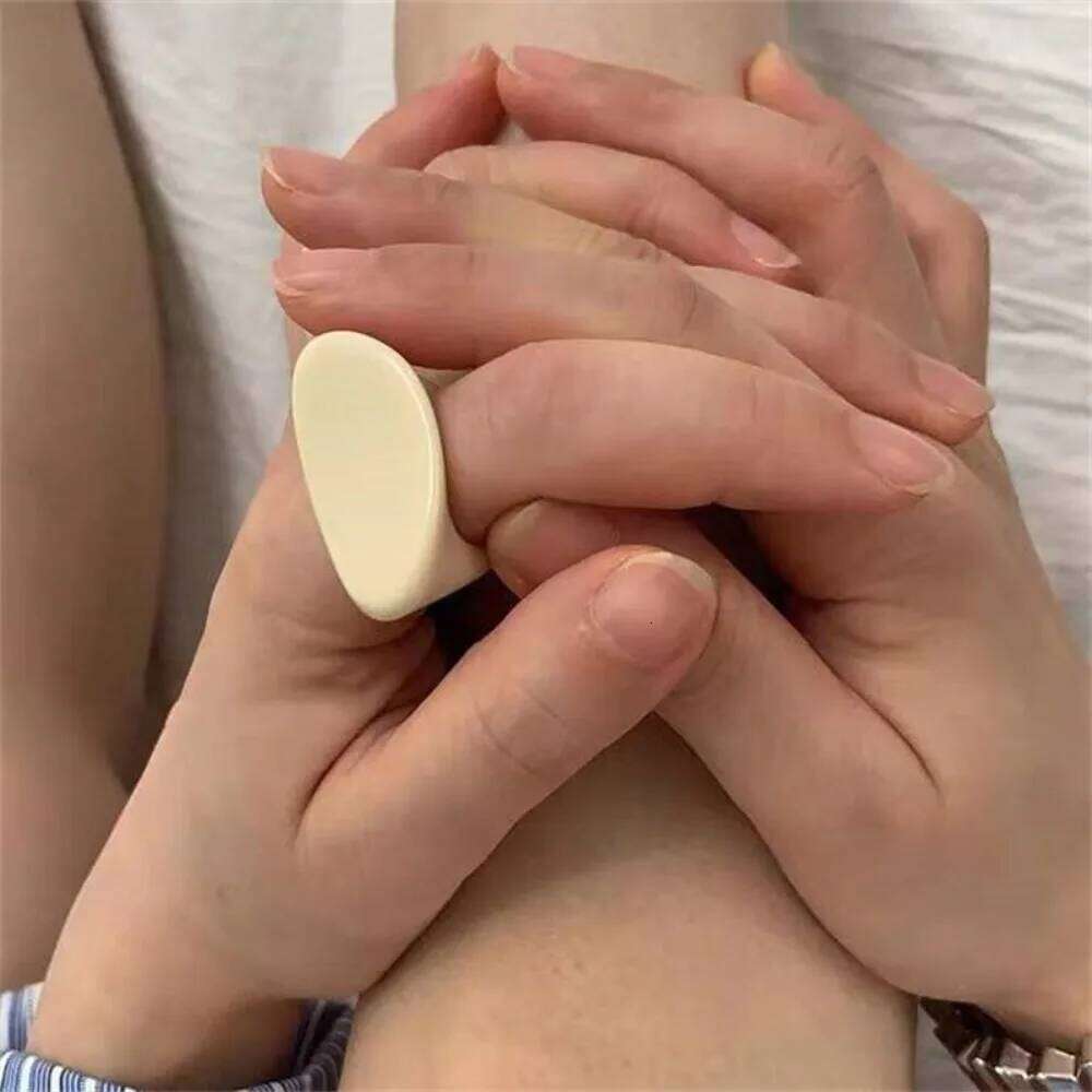 Personality Fashion Geometrically Irregular Oval Resin Fold Wear Wide-faced Ring for Women Retro Finger Jewelry Accessories Gift H260312