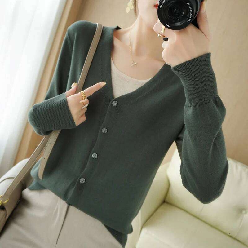 Autumn And Winter Women's V-neck Sweater 100% Knitted Long Staple Cotton Cardigan Basic Classic Korean Versatile Top SMY Z260313