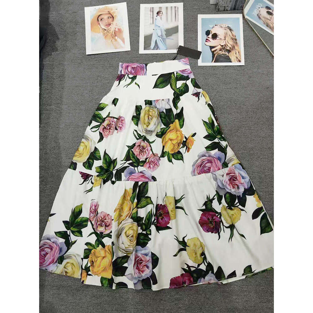 Designer women's retro printed high waisted c10 skirt, fashionable and versatile, pleated and loose A-line fluffy skirt
