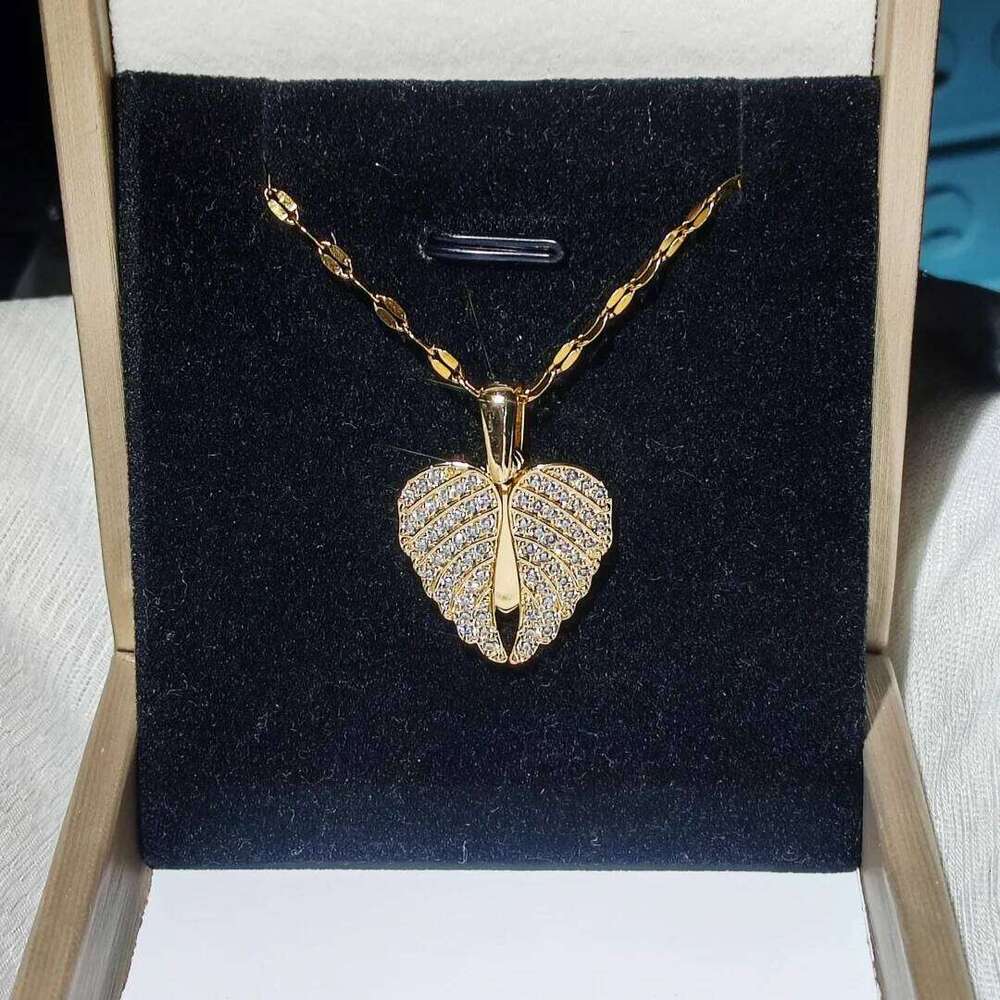 Stylish Copper Micro-inlaid Zircon Heart Angel Wing Necklace with Feather Wings H260312