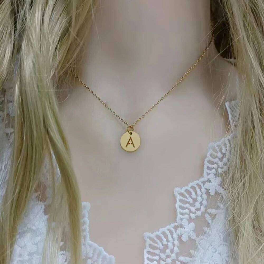 Stainless Steel A-Z 26 Initials Name Necklace Alphabet Round Pendant Letter Necklaces For Women Choker Jewelry Gifts Wholesale H260312