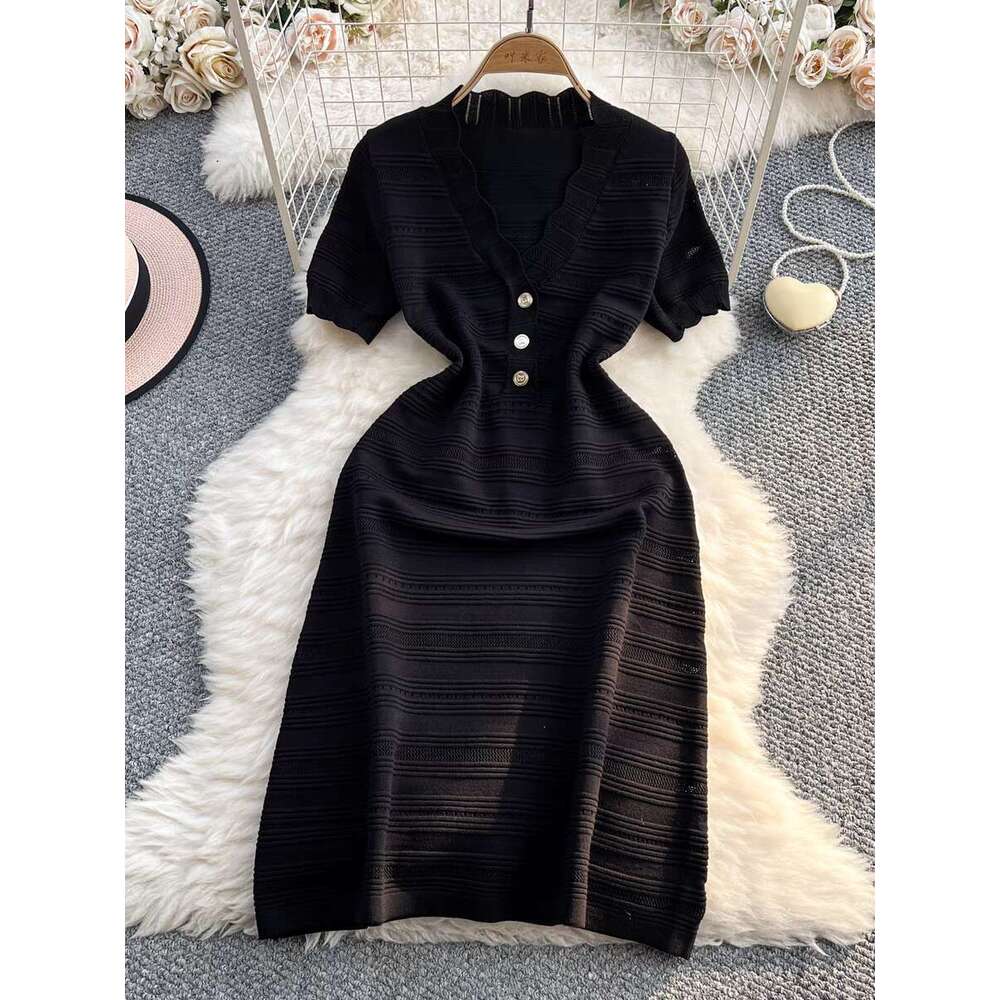 A12 Spring and summer new women's fashionable A12 niche light luxury women's skirt elegant V-neck hollow long sleeved ice silk knitted dress