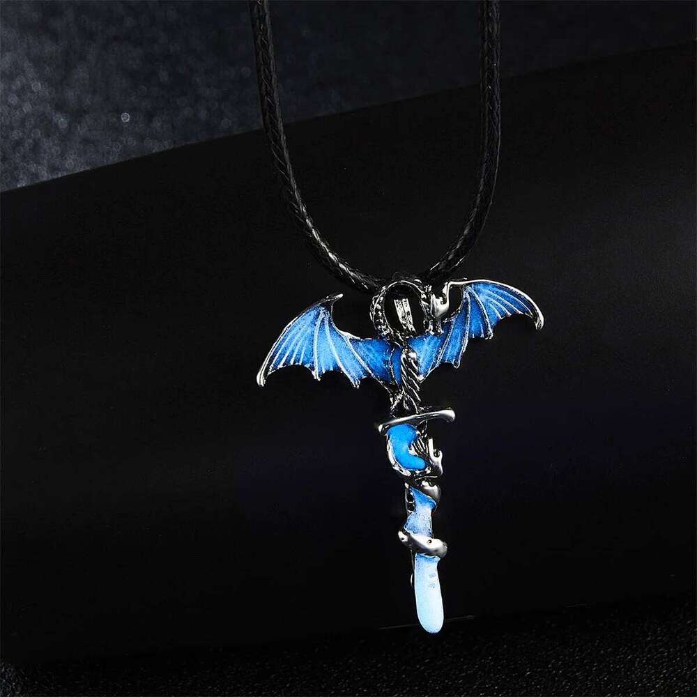 Vintage Steampunk Luminous Dragon Pendant Necklace For Women Men Glow In The Dark Animal Clavicle Chain Punk Hallowen Jewelry H260312