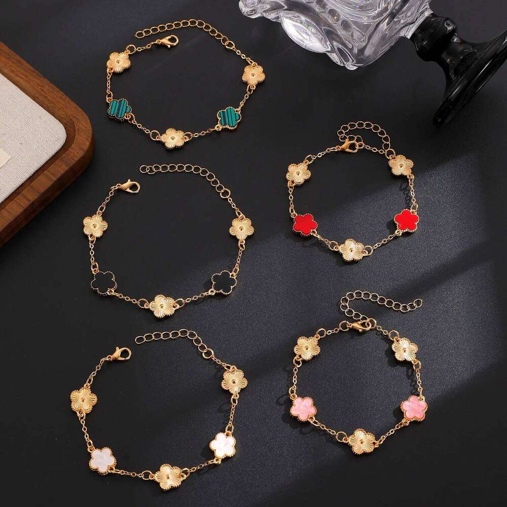 Hot Sale Lucky Fashion Elegance Five-Leaf Bracelets for Women Retro Colorful Metal Plant Flower Bracelet Charm Jewerly Z260313