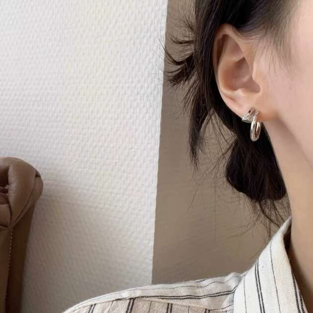 Light Luxury Ring Designer Nail Fashionable Women's Accessories Earrings High-End Accessories Ins Style Niche Light Luxury Plain Circle Super Spa