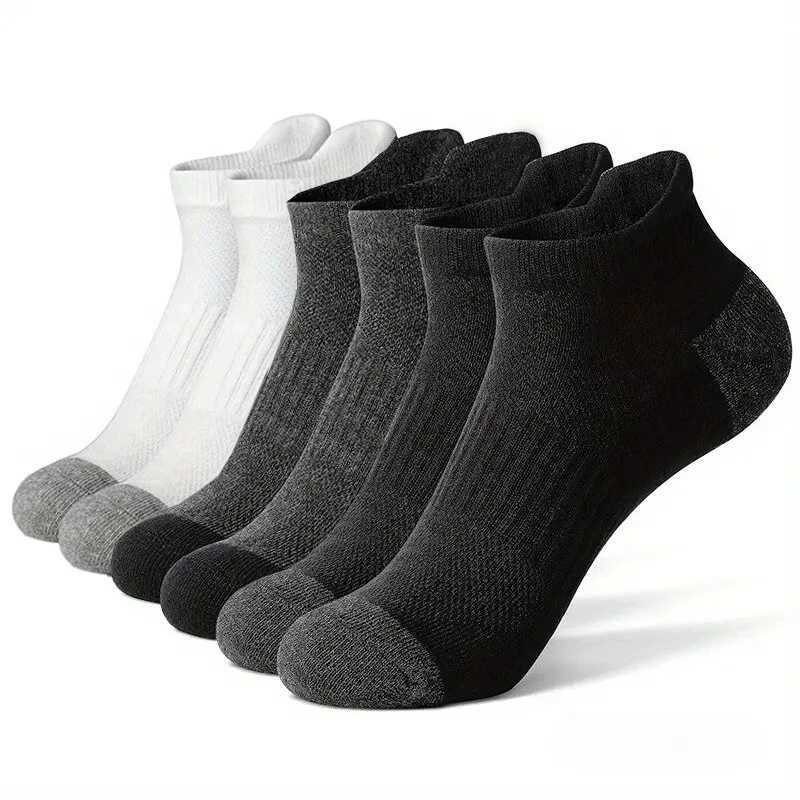 Mens Ankle Socks Sports for Basketball Soccer and Hiking Black White Heel Tab Design to Prevent Slipping Comfortable D260313