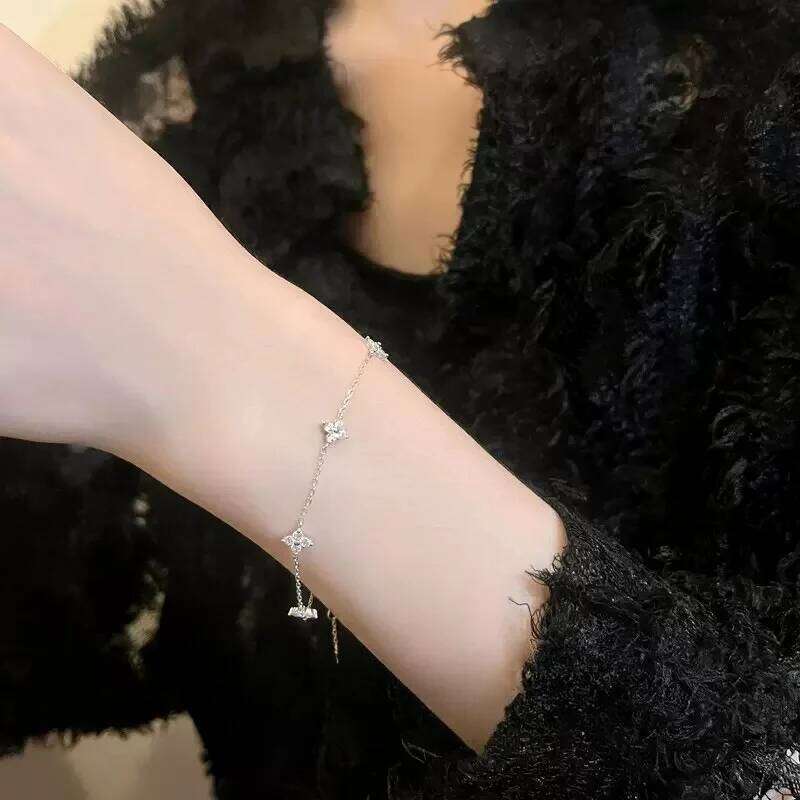 New Luxury Brand Temperament Four Leaf Flower Bracelet for Women Charm Gold Color Stainless Steel Korea Bangle Jewelry Colorfast Z260313