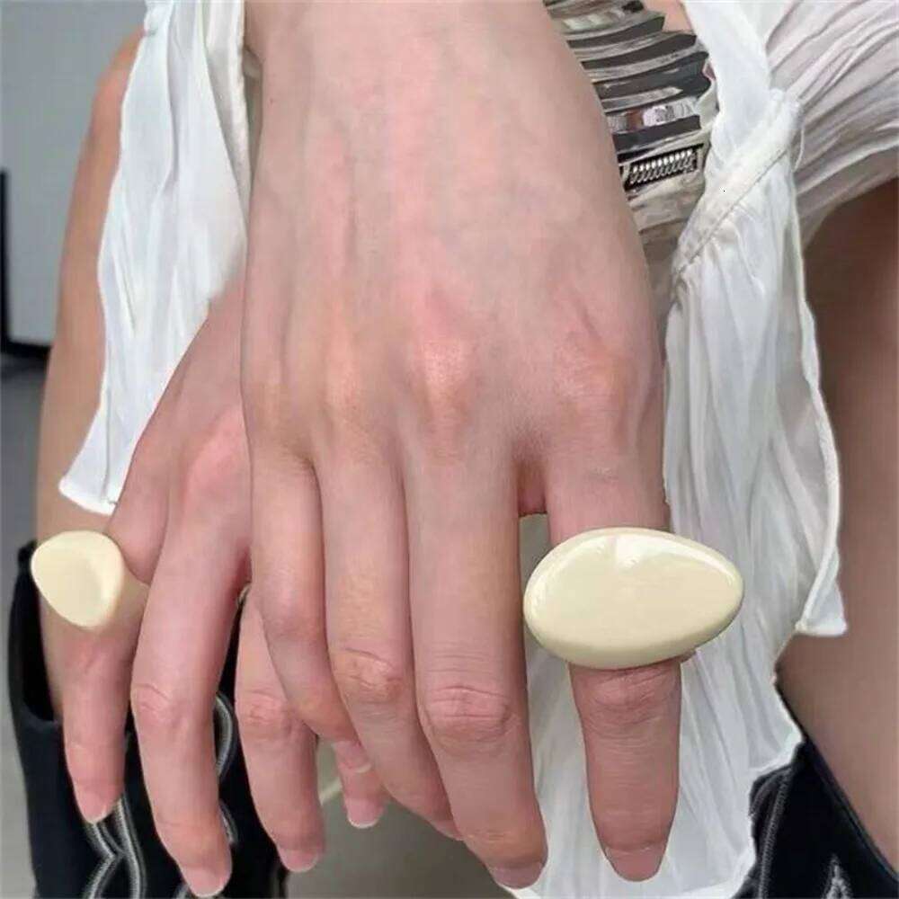 Personality Fashion Geometrically Irregular Oval Resin Fold Wear Wide-faced Ring for Women Retro Finger Jewelry Accessories Gift H260312