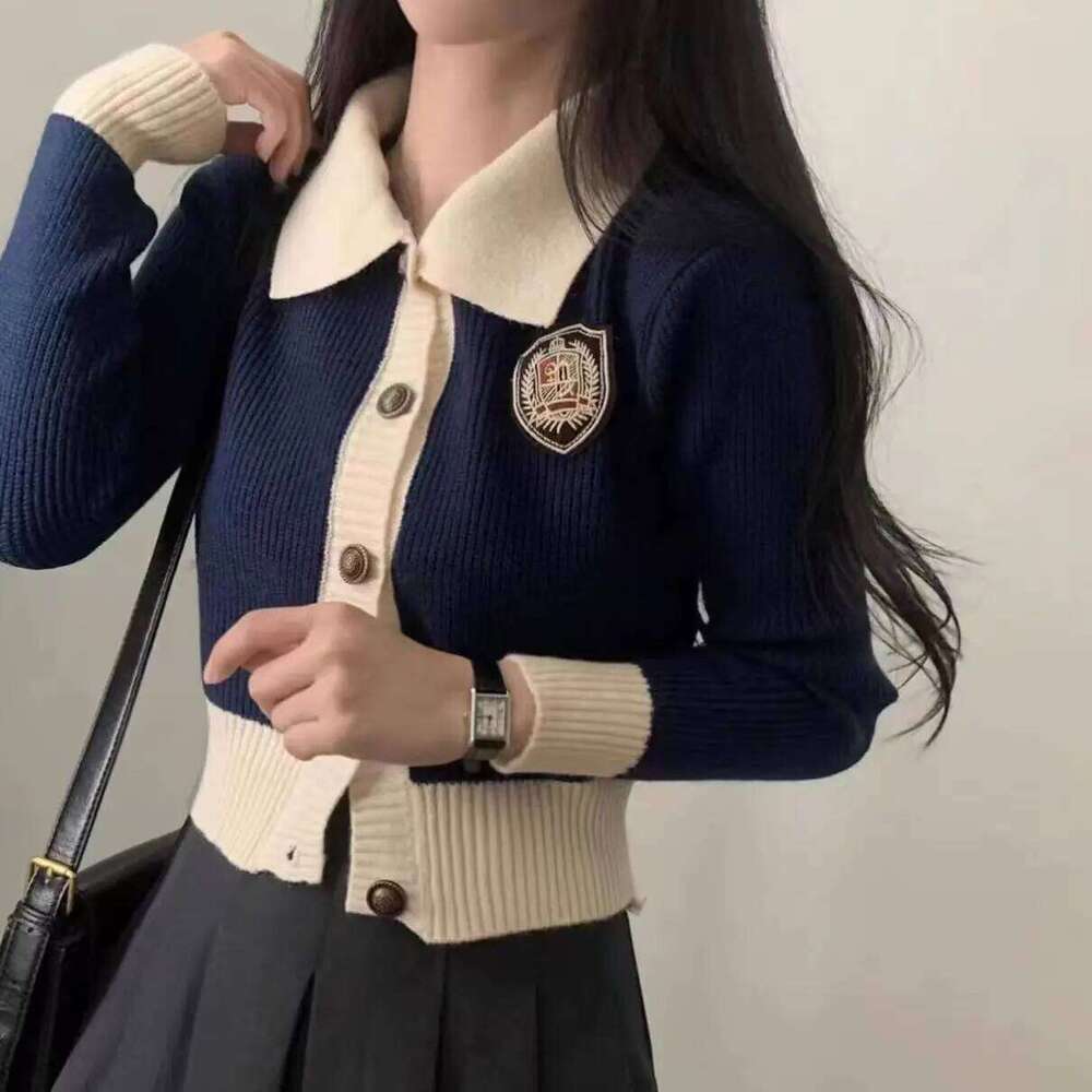 Street Badge Embroidered Cardigan Sweater High Quality Women Elegant V-neck Short Jacket Knitwear Coat Autumn Winter Retro Z260313