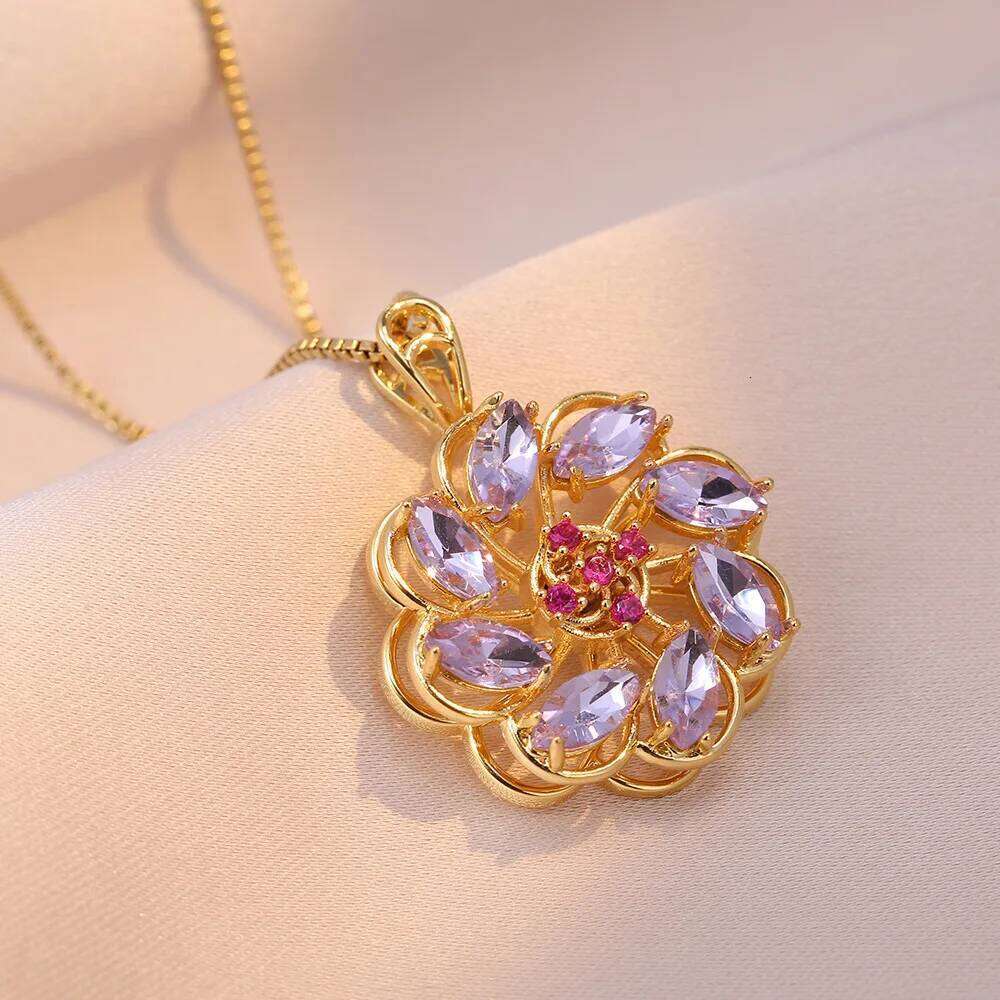 Fashionable Vintage Zircon Lucky Flower Necklace Women's New Live Broadcast TikTok Embedded Sense Rotation Pendant Titanium S... H260312