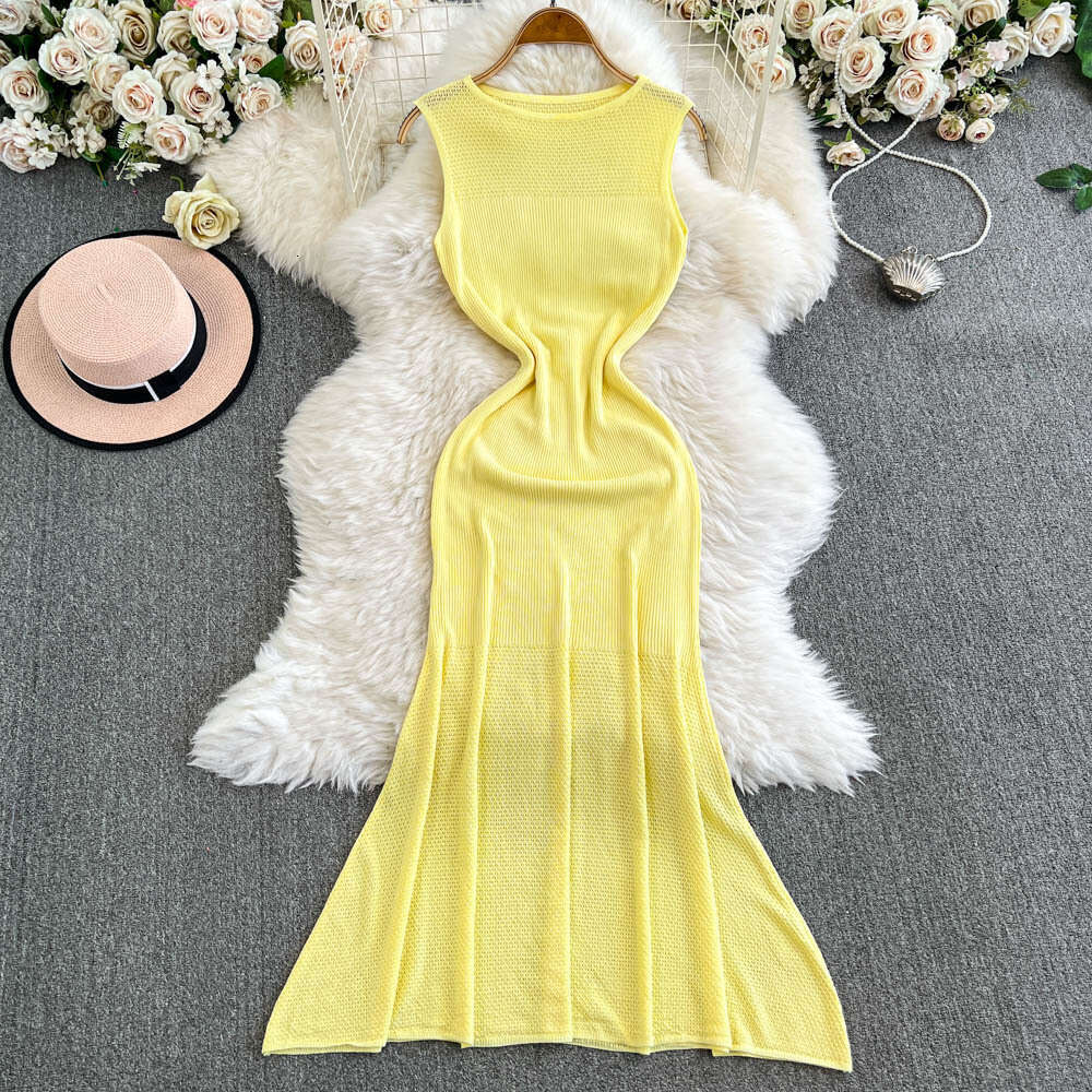 Summer new elegant round neck sleeveless elastic waist and hip lifting knitted dress without split sleeves and fishtail hem