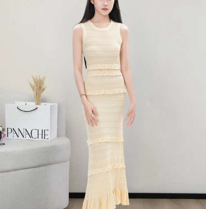 2026 Designer Women's Niche Lace Elegant Round Neck New French Ruffle Knitted Dress