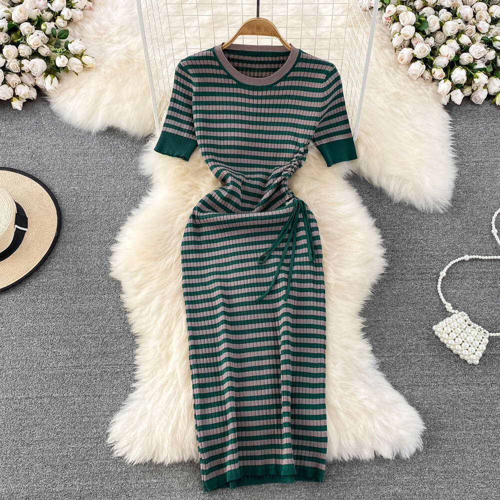 Designer round neck slim fit women's pleated striped dress with elegant goddess like high-end feeling slim fit