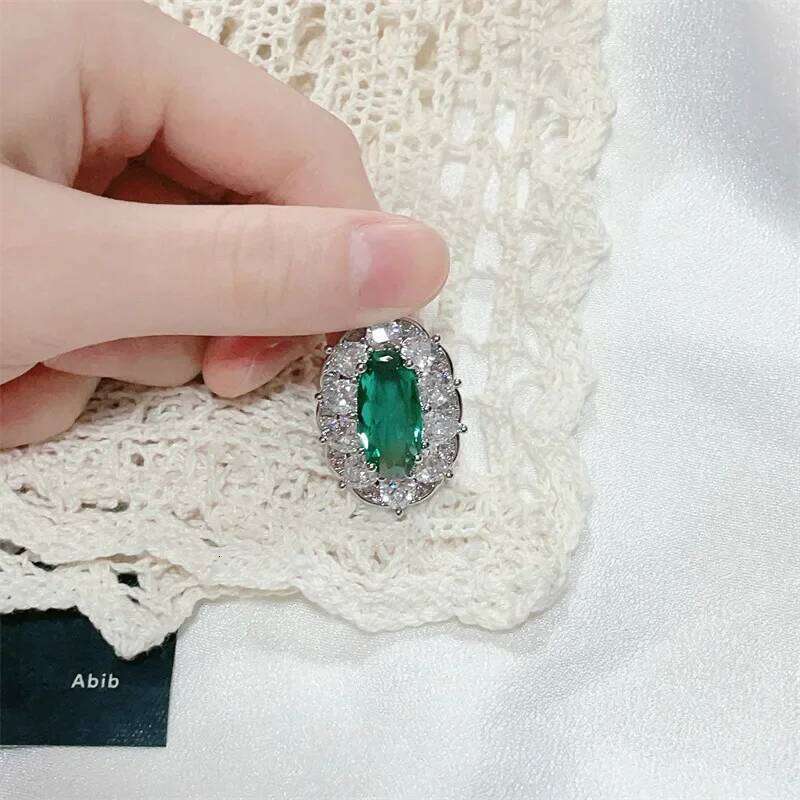 Old European Stylish Cluster Green Oval Adjustable Rings Halo Jewelry H260312