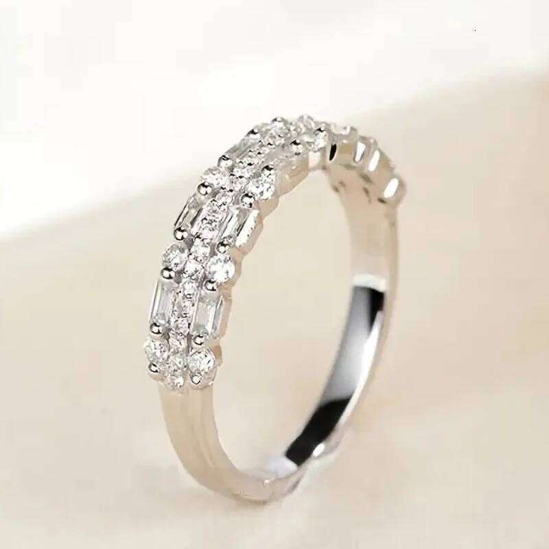 Huitan Dazzling Zirconia Finger Ring Lady Engagement Ceremony Accessories Women Fashion Versatile Jewelry for Wedding Party H260312