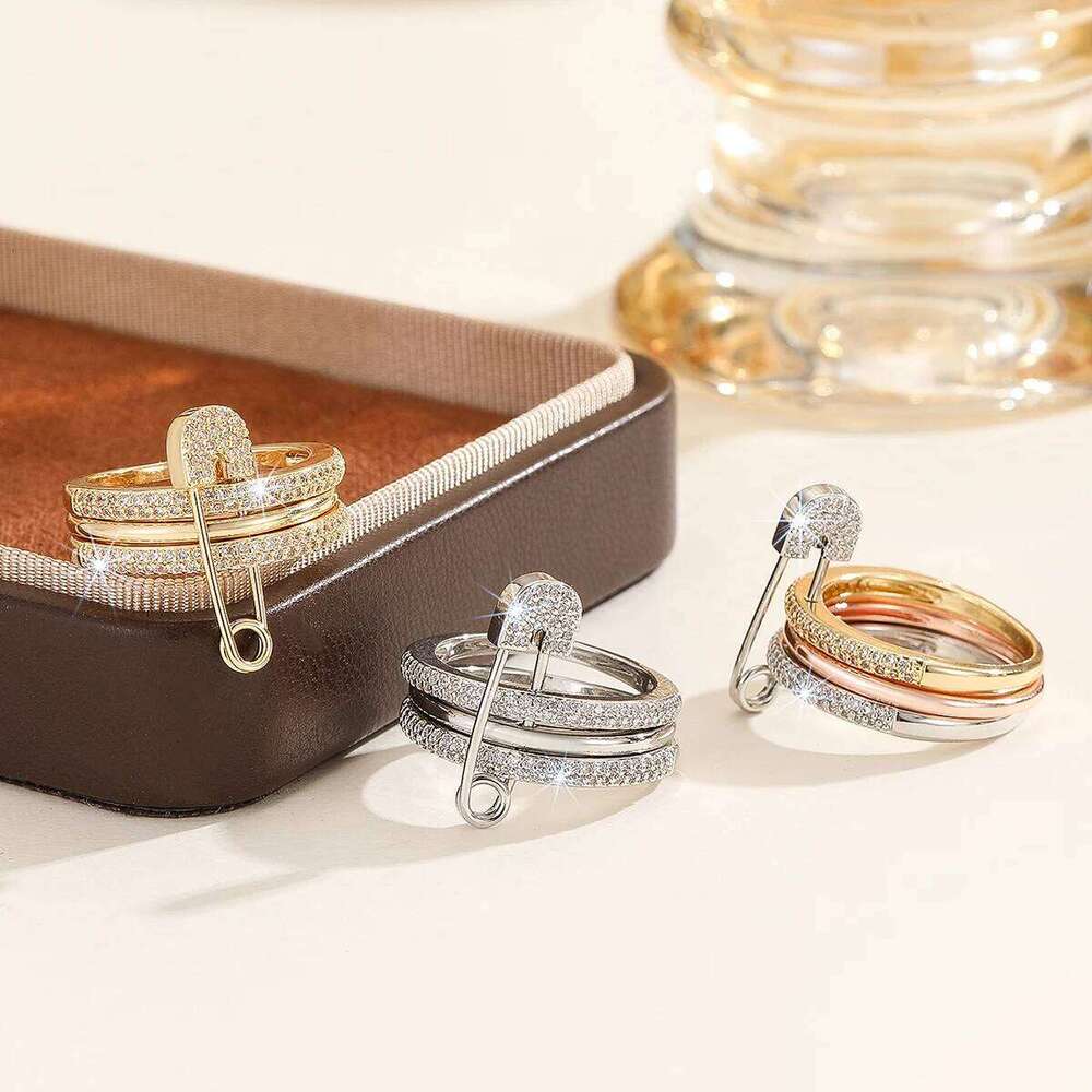 A Three-Ring Stacked Paper Clip Ring, Copper Imitation Faded, Fashionable And Simple For Women To Wear H260312