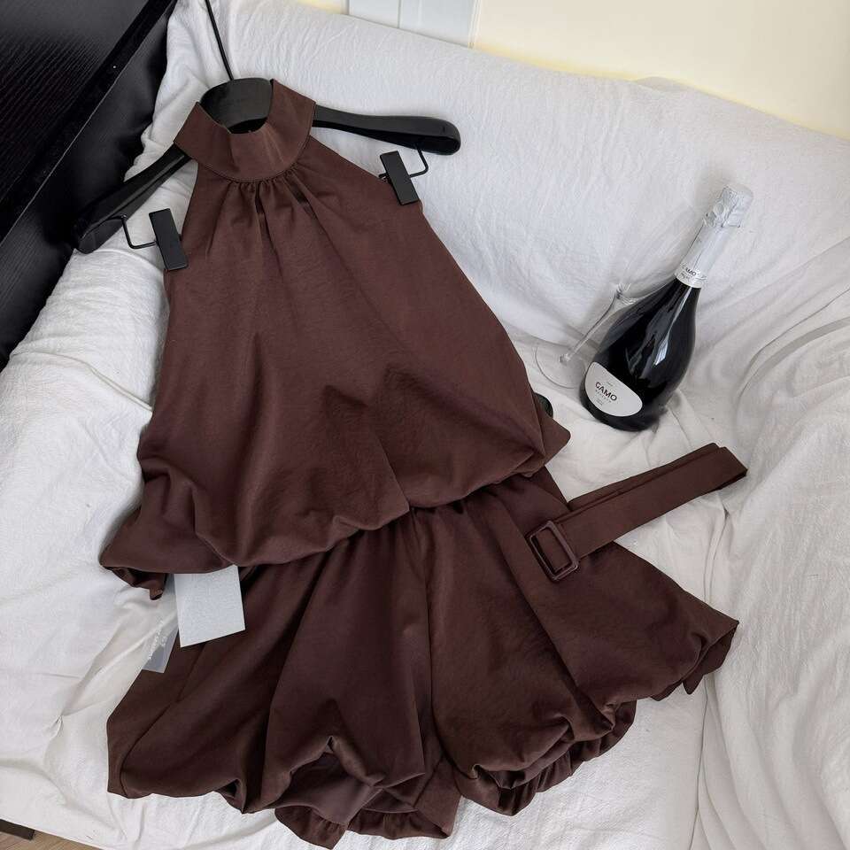 Internet celebrity hot girl with stunning and elegant flower backless A13 collar sleeveless top, high waist slim fit shorts set