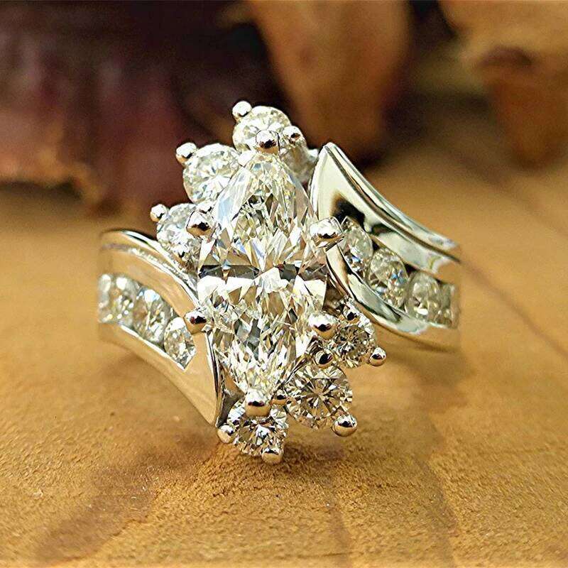 Huitan Novel Design Marquise CZ Wedding for Women Silver Plated Romantic Marriage Ceremony Party Lady's Ring Trendy Jewelry H260312