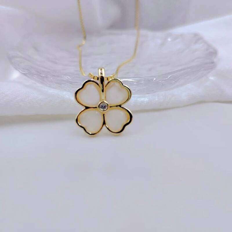 Exquisite Beautiful Flower Necklace Fashion Classic Geometric Niche Light Stainless Steel Clavicle Chain H260312