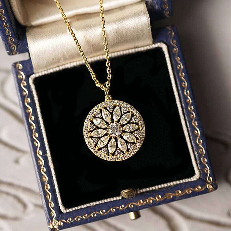 Huitan Romantic Sunflower Design Cubic Zirconia Women for Wedding Party Delicate Flower Pendant Necklace Trendy Jewelry H260312