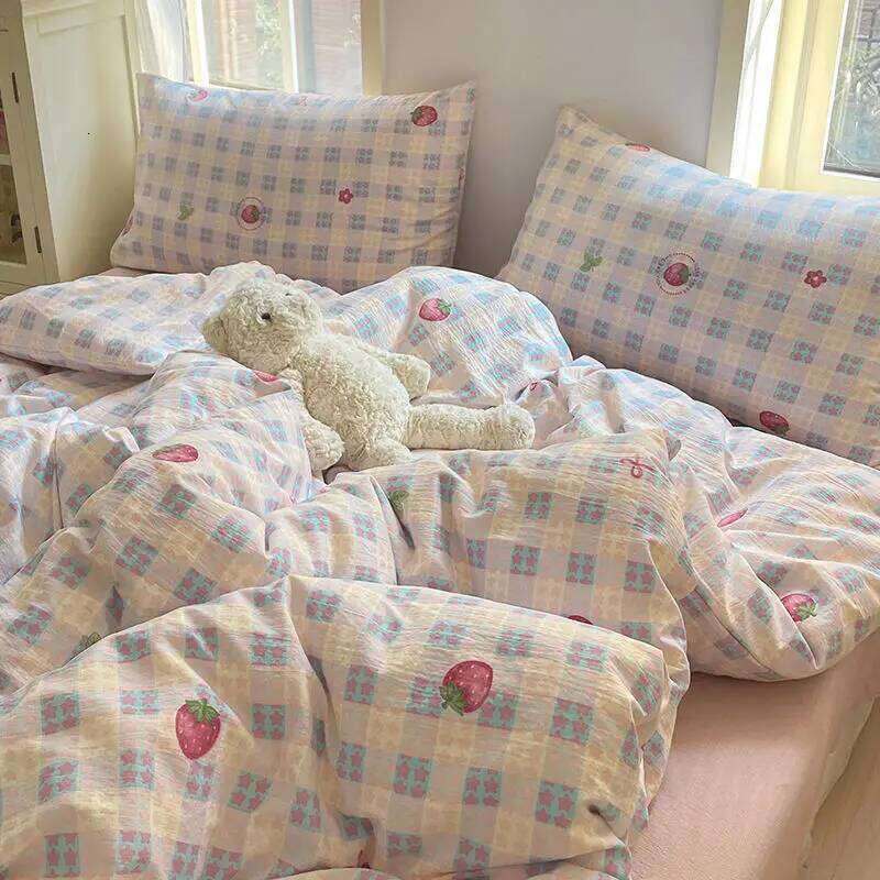 Ins Girls Strawberry Bedding Sets 2025 New Queen Size Bed Sheet Duvet Cover Set With Pillowcase No Filling H260312 - view 5