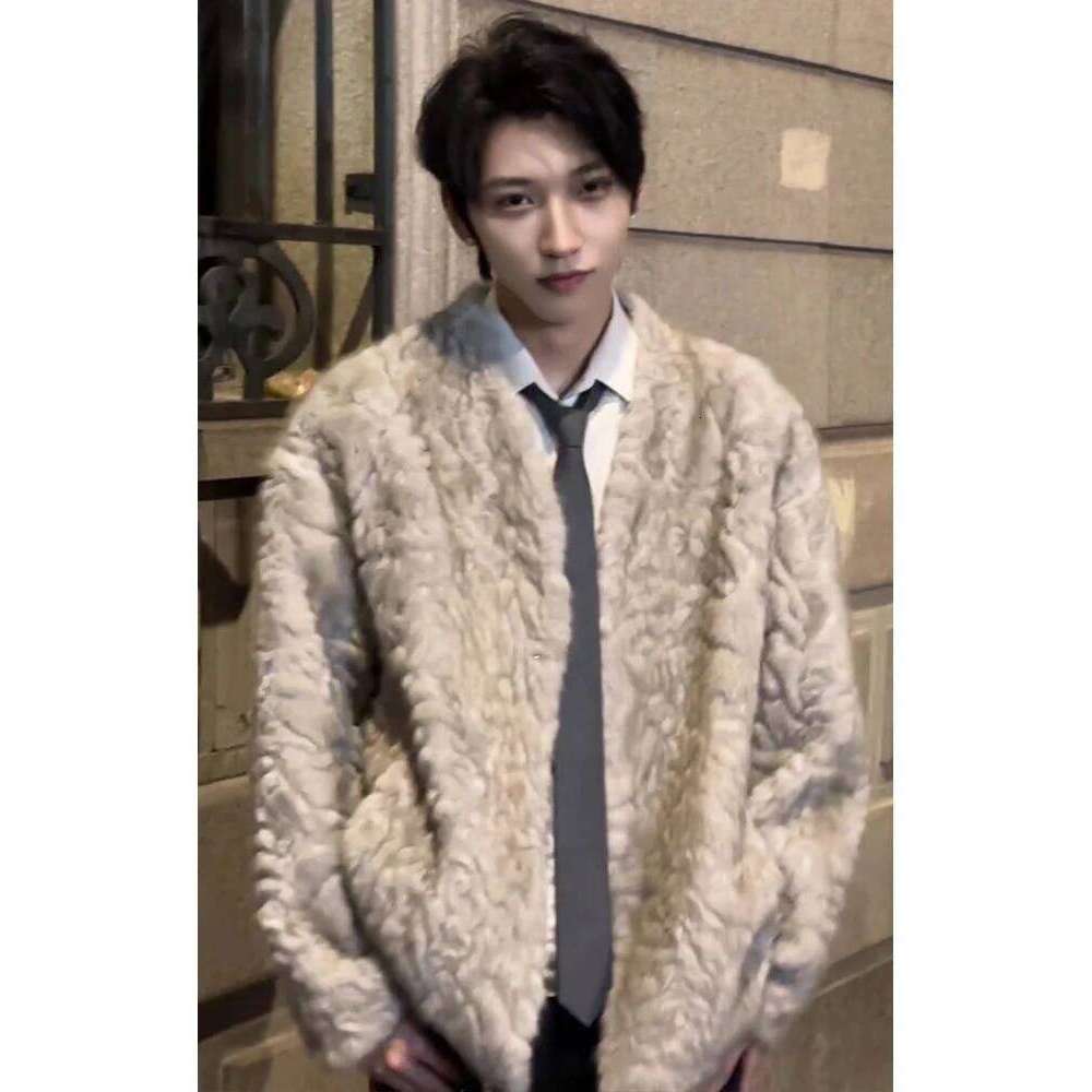 Men's Winter V Neck Fur-lined Faux Fur Coat Thickened Cotton-padded Warm Insulated Jacket Stylish Outerwear Chic Parkas Z260313