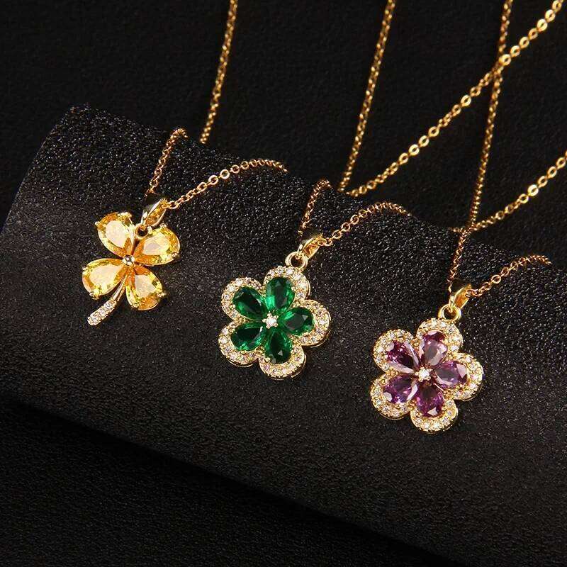 Zircon French Light Gold Inlaid Necklace Niche Design Cr Flower Pendant Titanium Steel Collarbone Chain New H260312