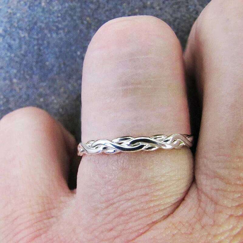 Huitan Metal Twist Band Women Simple Versatile Finger Accessories Y2K Girls Hip Hop Style Fashion Jewelry Minimalist Rings H260312