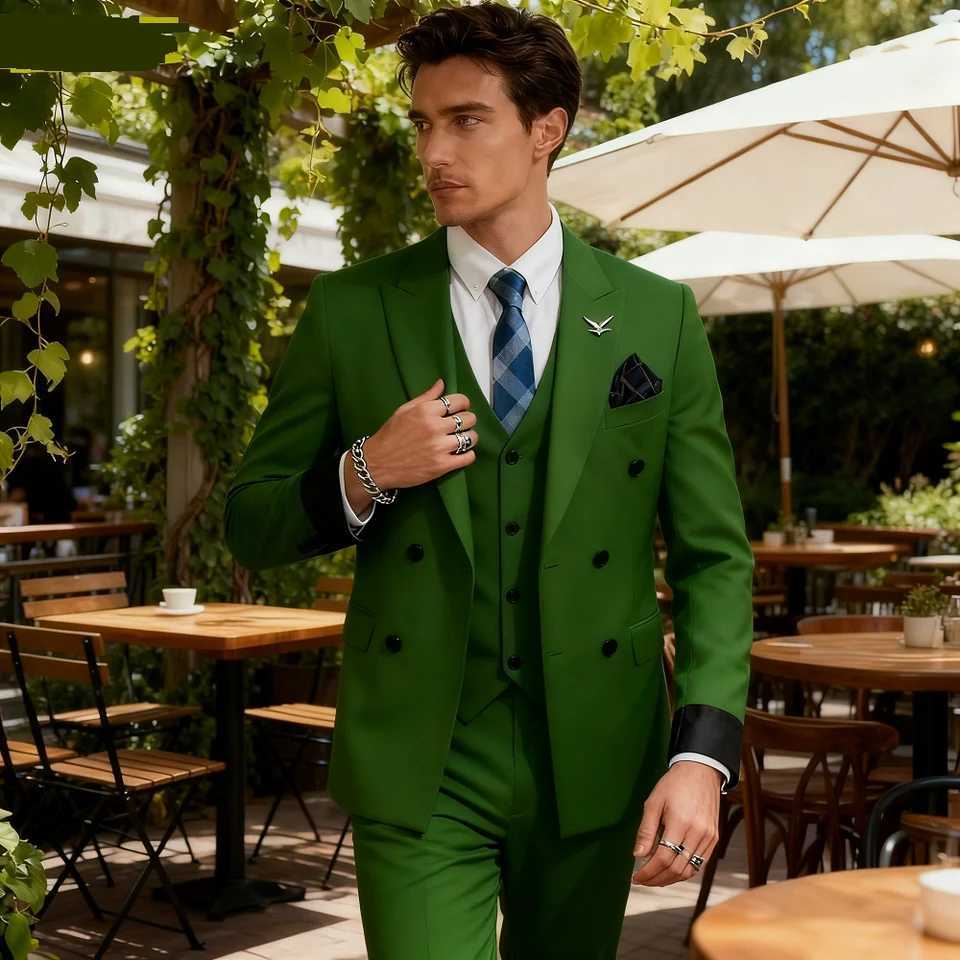 Mens Double-breasted Three-piece Ensemble plus Size Grooms Wedding Attire Youthful Business Formal Casual Suit Set M260313