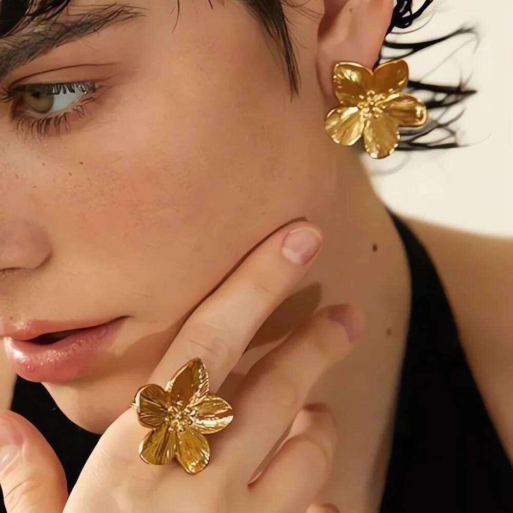 LUXUKISSKIDS 2PC Women's Fashion Trendy Stainless Steel Flower Earrings Necklace Set Gold-Plated Jewellry Party Dressing Gifts Z260313