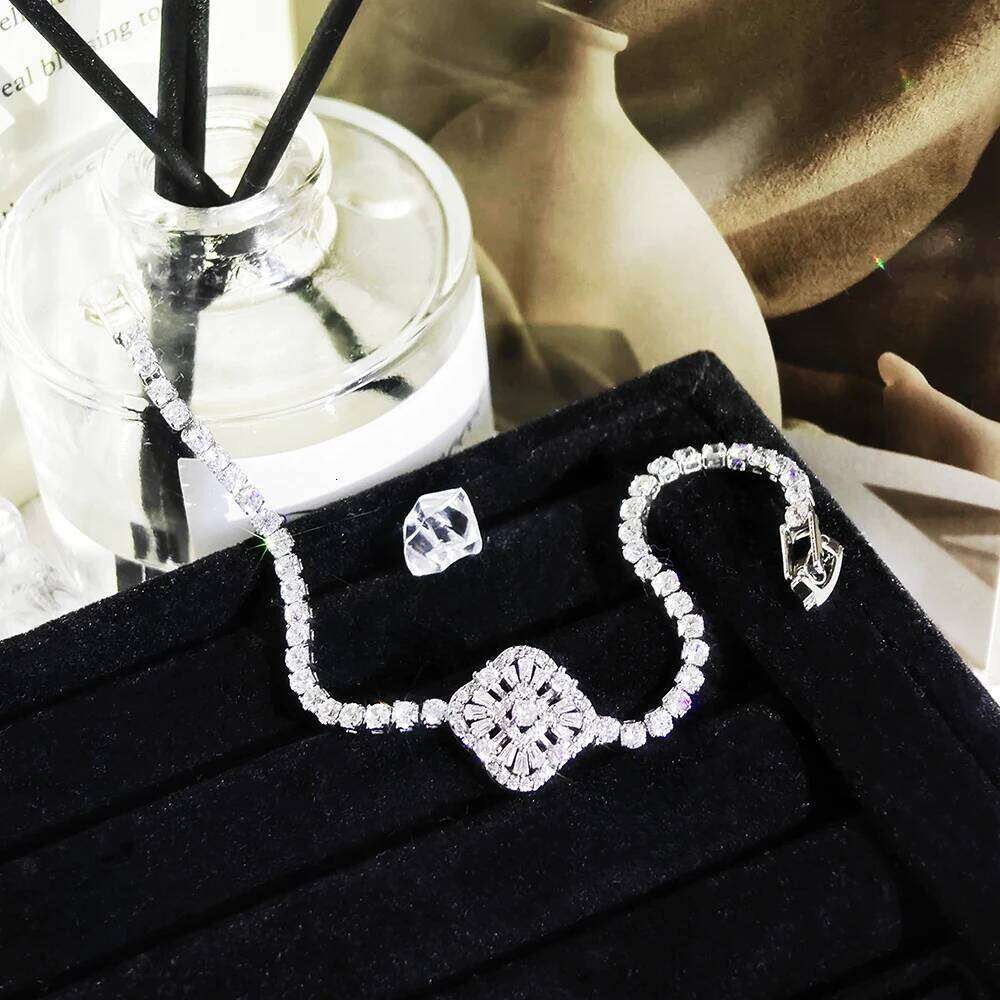 2024 new fashion princess bracelet bangle for women anniversary gift jewelry wholesale s8420 Z260313