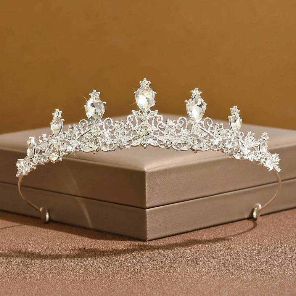 Ladies' fashionable, simple, light luxury style crown necklace earrings jewelry set suitable for wedding and holiday gifts Z260313