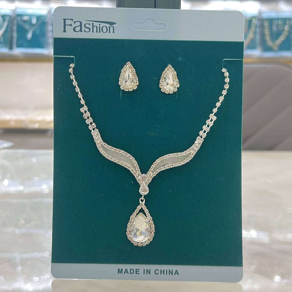 Ladies' fashion, light luxury style, crown necklace, earrings, jewelry set, high-end feeling, wedding party, holiday accessories Z260313