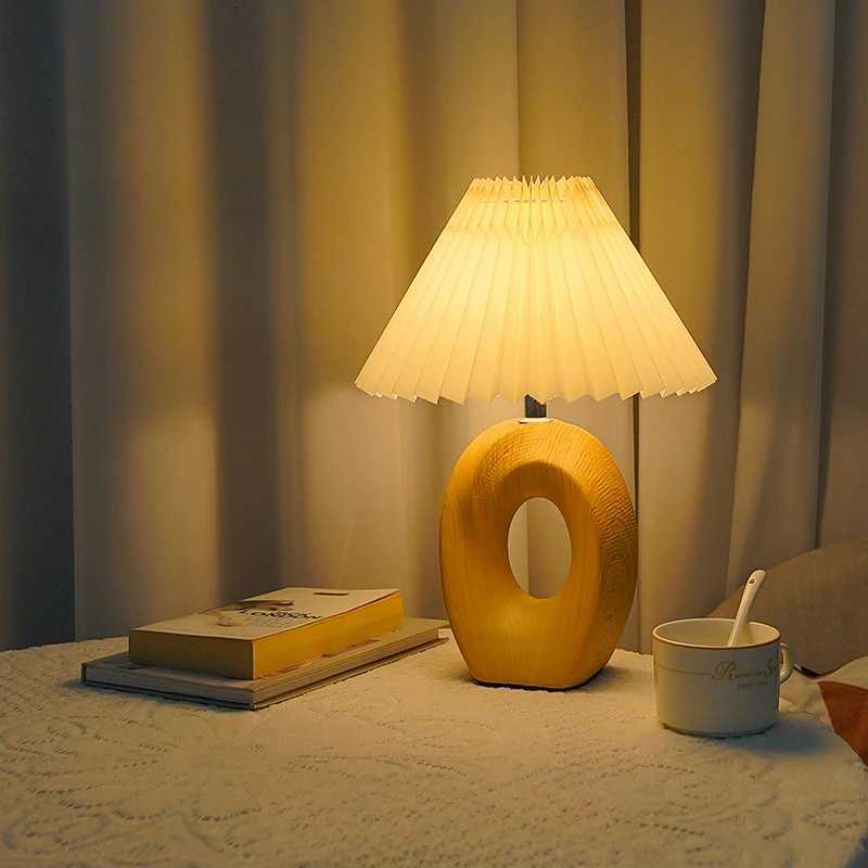 European Style Ceramic Base Bedroom Bedside Lamp Table Lamp - Elegant Lighting for Your Sleep Space Y260314