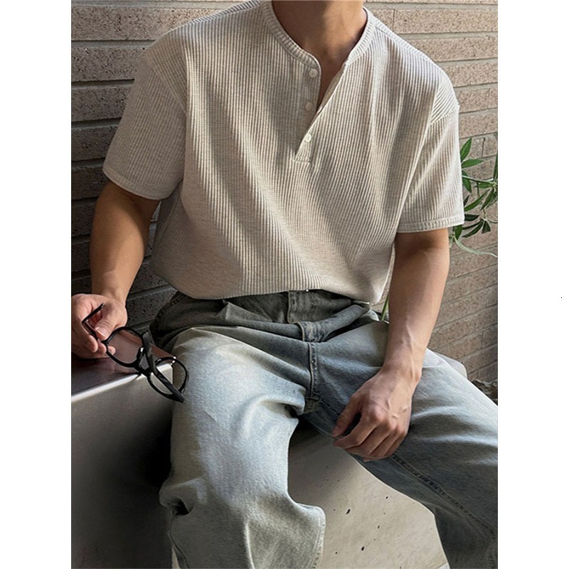 Summer Koreanstyle Hong Kong Fashion Shortsleeve Designer T-shirt For Polo Men Cool And Stylish With An Design Designer Hoodie Casual And Trendy And Fashionable