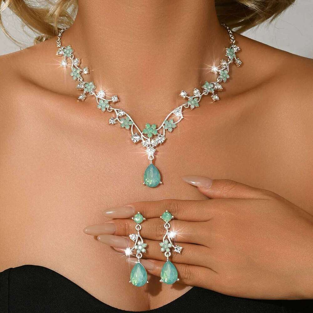 European and American exquisite heavy industry angel tear droplet necklace earrings two-piece set wedding accessories Z260313