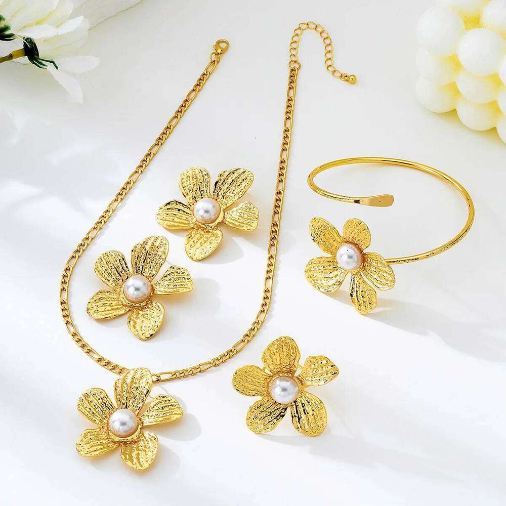 5pcs Elegant Vintage Jewelry Set for Women Golden Flower Necklace Choker Bridal Wedding Bracelet Party Gift Z260313