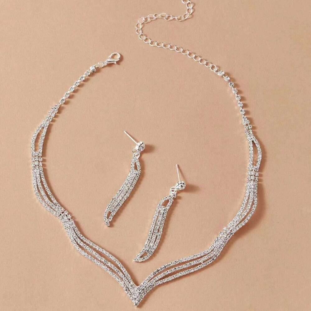 Women's fashion design jewelry set, simple and versatile, light luxury style, sparkling accessories Z260313