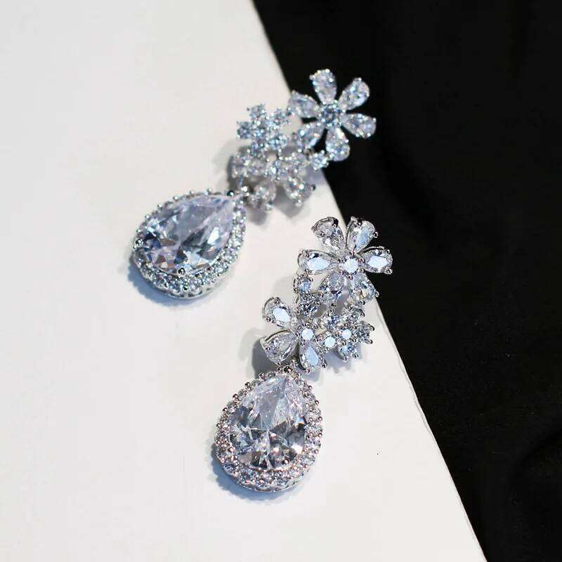 2Pcs Imitation Moissanite Diamond Jewelry New Weeding Luxury Flower Pendant Necklace Female Earrings Set Gift to Woman Z260313