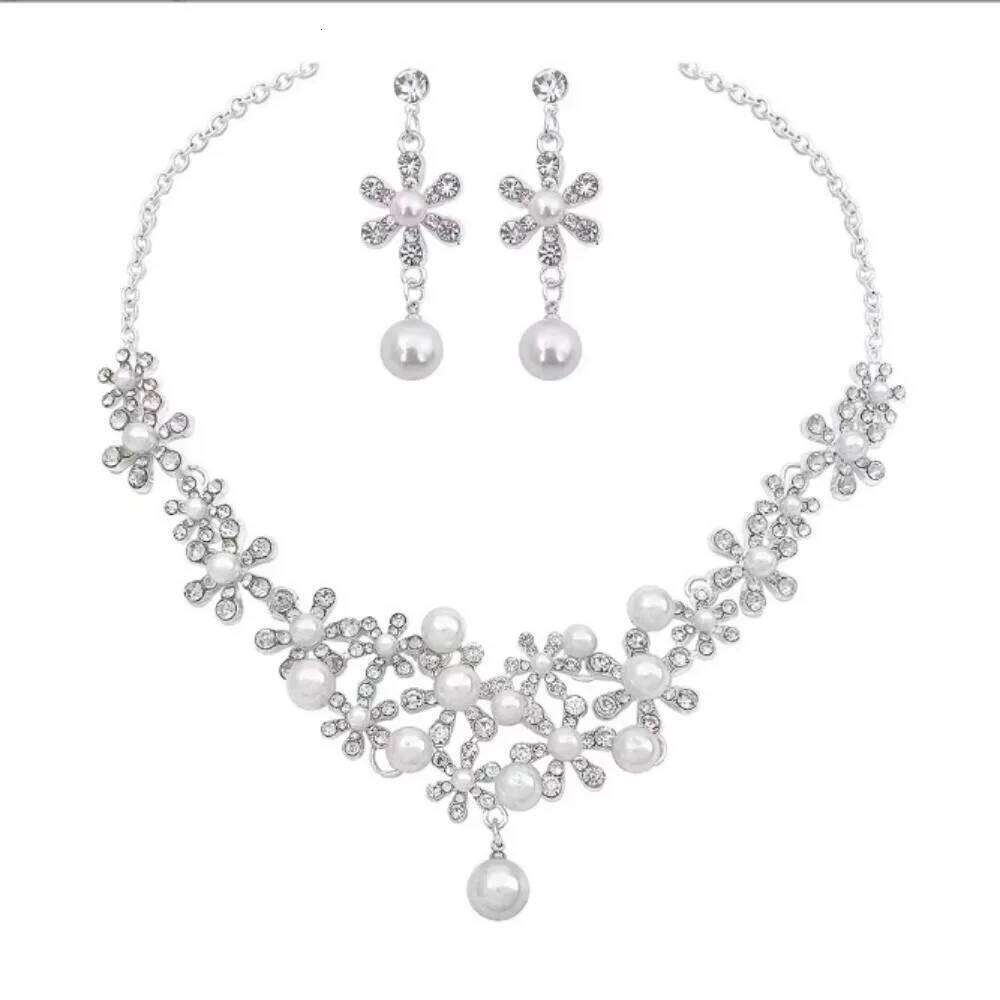 Elegant Rhinestone Jewelry Set Sparkling Vintage Pearl Ears Korean Style Alloy Flower Necklace Party Z260313