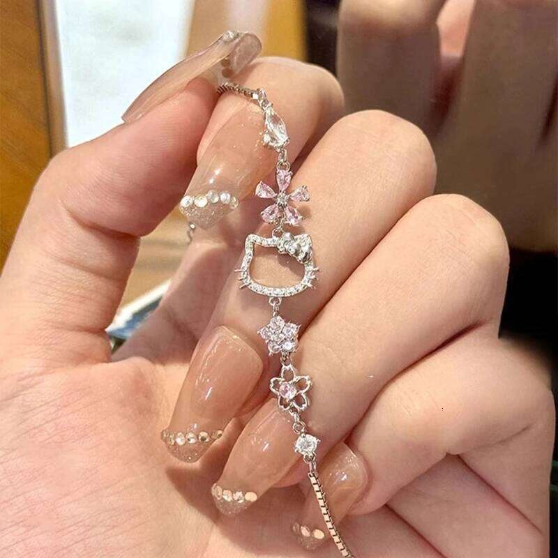 HelloKitty Korean version fashionable versatile peach blossom bracelet sweet girl heart light luxury cute birthday gift Z260313