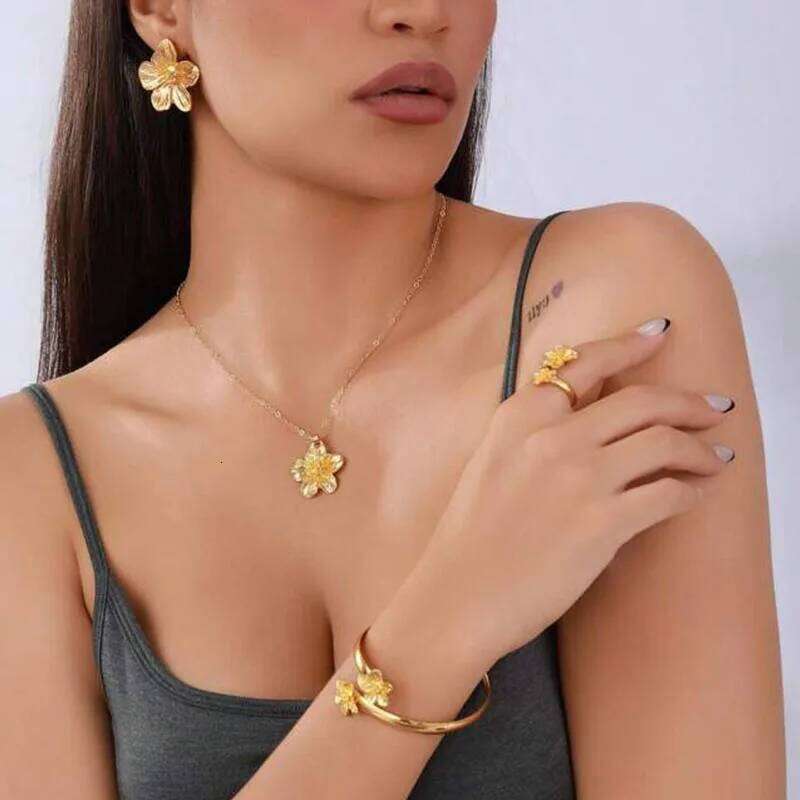 New Elegant Personality Five-Petal Flower Stud Earrings Pendant Rings Necklace Bracelets Four-Piece Set Stylish Charm Jewerly Z260313