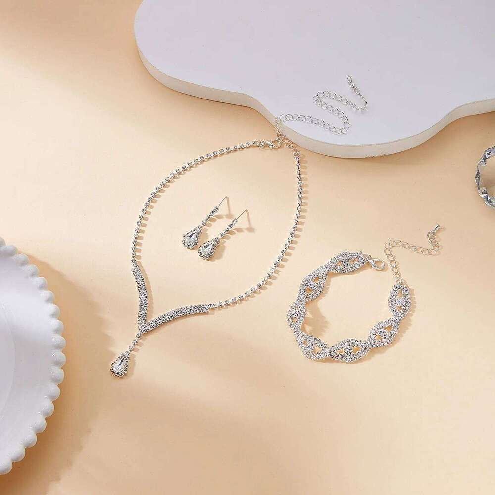 Women's Shiny Geometric Rhinestone Crystal Necklace Choker Chain Bracelet Earrings for Bride Wedding Party Nightclub Jewelry Set Z260313