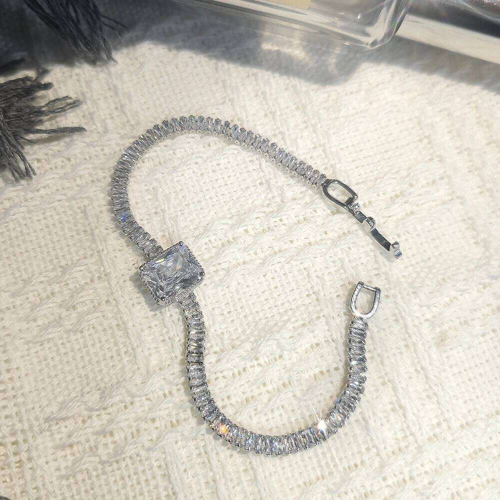 2024 New Arrival Fashion Silver Color Rectangle Bracelet Bangle for Women Valentine's Day Gift Jewelry S8260 Z260313