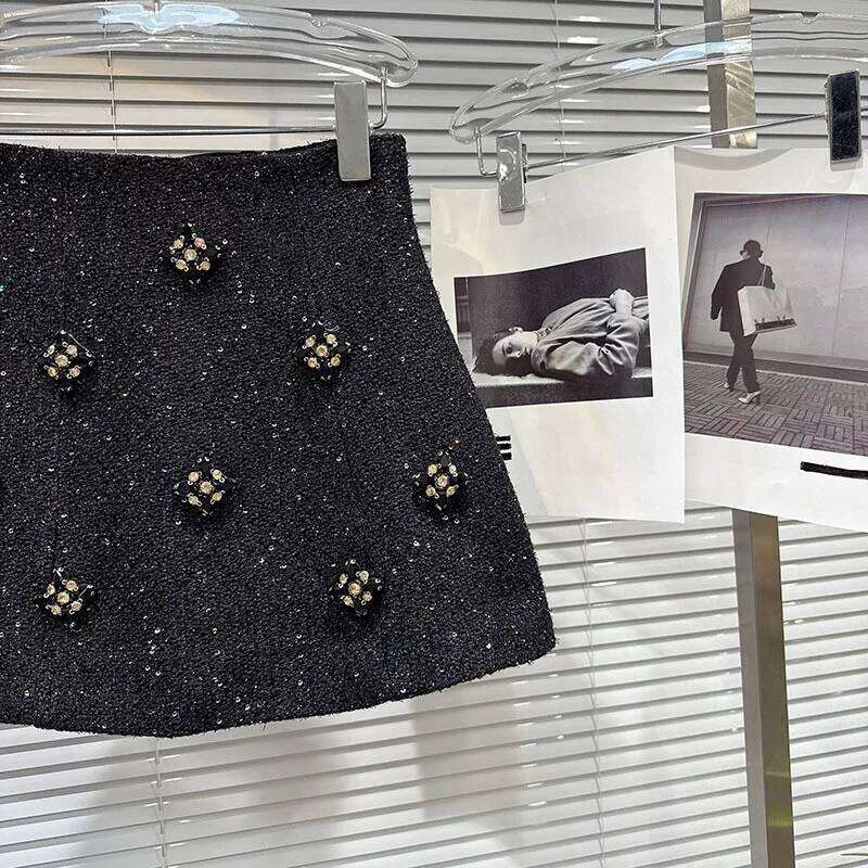 DEAT 2025 Autumn New Fashion Rhinestone Flower Shiny Thick Tweed Short Skirt For Women Mini A-Line Skirts Female Trendy 11A06409 Z260314